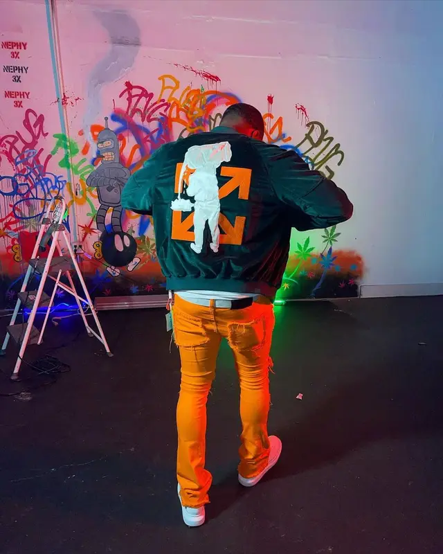 Bankroll Freddie outfit in Off-White, Valabasas, and Louis Vuitton, 2021
