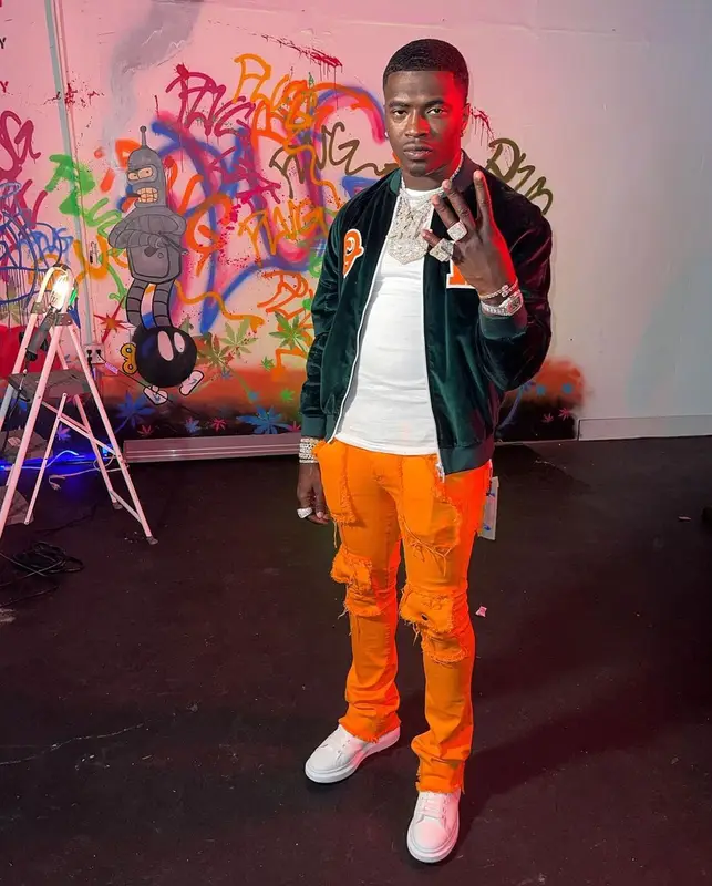Bankroll Freddie outfit in Off-White, Valabasas, and Louis Vuitton, 2021
