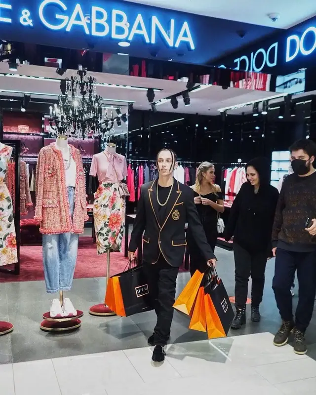 Yanix outfit in Dolce & Gabbana, 2021