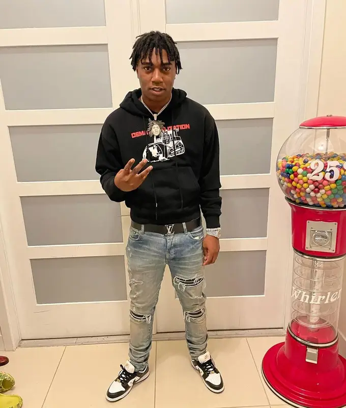 Fredo Bang outfit in Off-White, Amiri, and Louis Vuitton, 2021