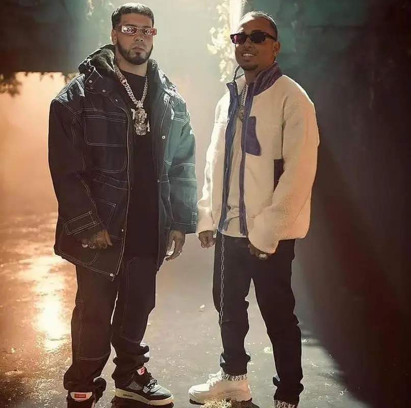Anuel AA outfit in Grimey and Jordan, 2021