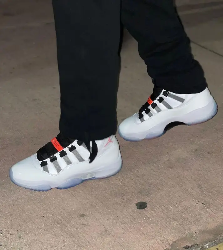 Fredo Bang outfit in Moteefe, Off-White, and Jordan, 2021