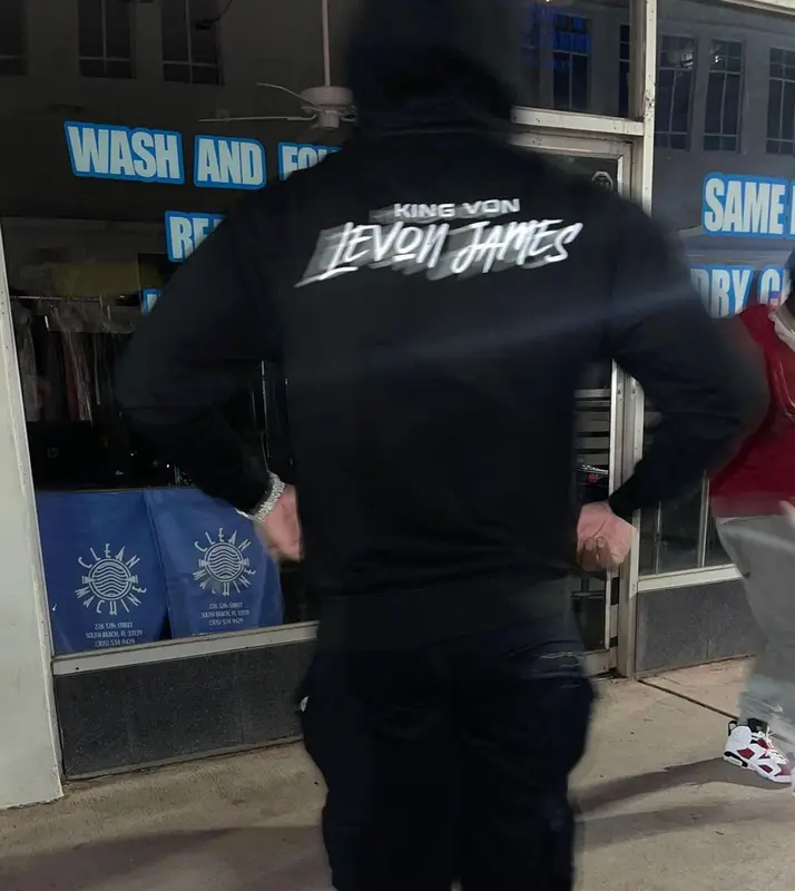 Fredo Bang outfit in Moteefe, Off-White, and Jordan, 2021