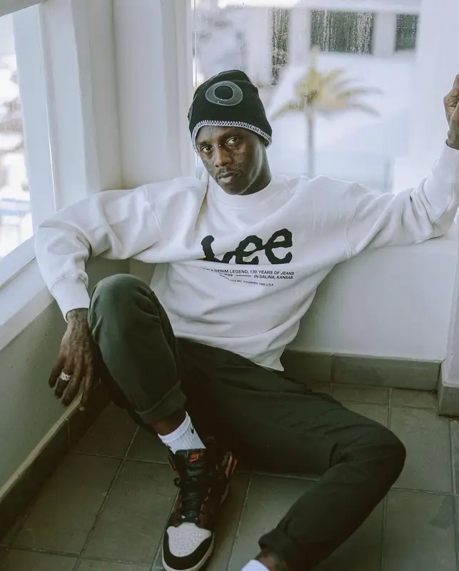 Famous Dex outfit in H&M, Lee, and Nike, 2021