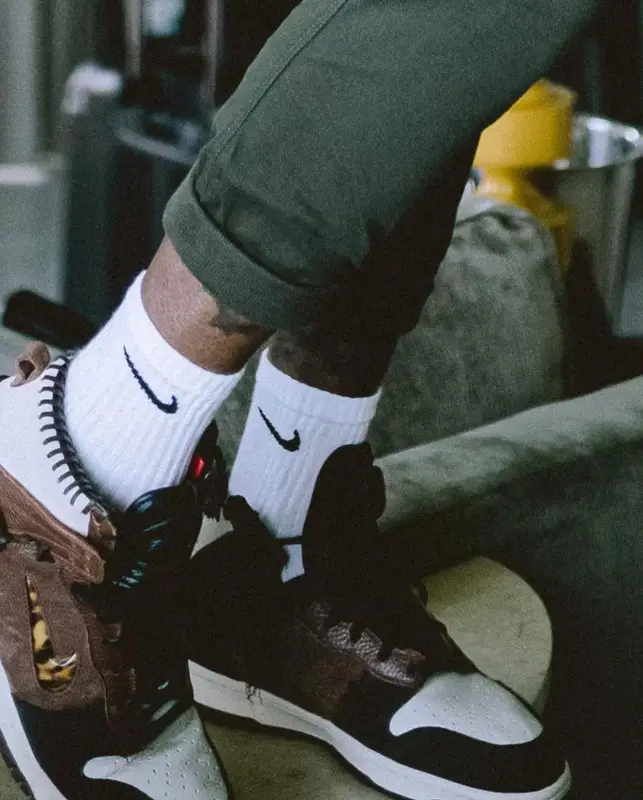 Famous Dex outfit in H&M, Lee, and Nike, 2021