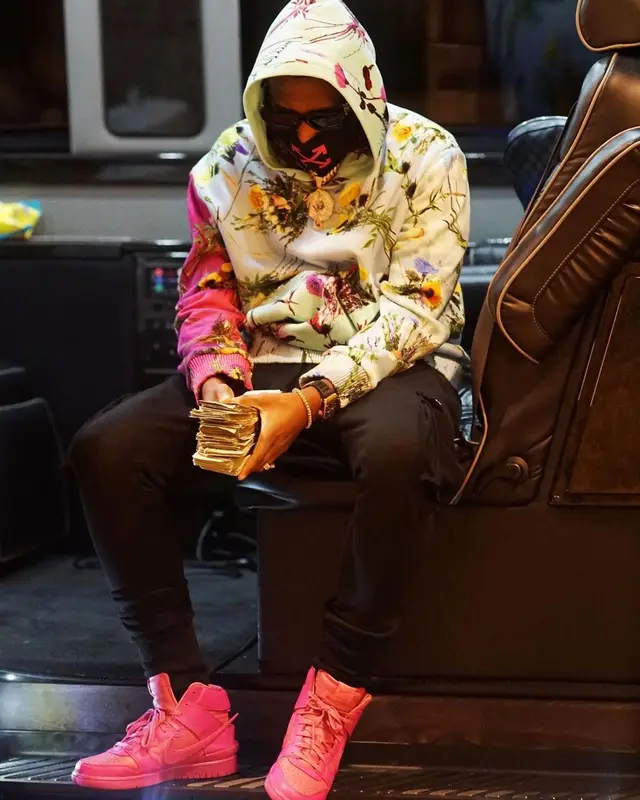 Fabolous outfit in Amiri, Louis Vuitton, and Off-White, 2021
