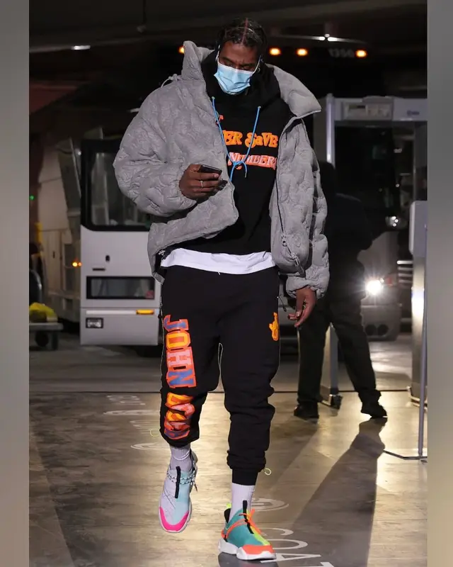 Iman Shumpert outfit in Louis Vuitton and John Geiger, 2021