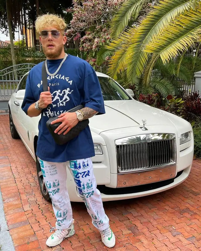 Jake Paul outfit in Balenciaga, Off-White, and Louis Vuitton, 2021
