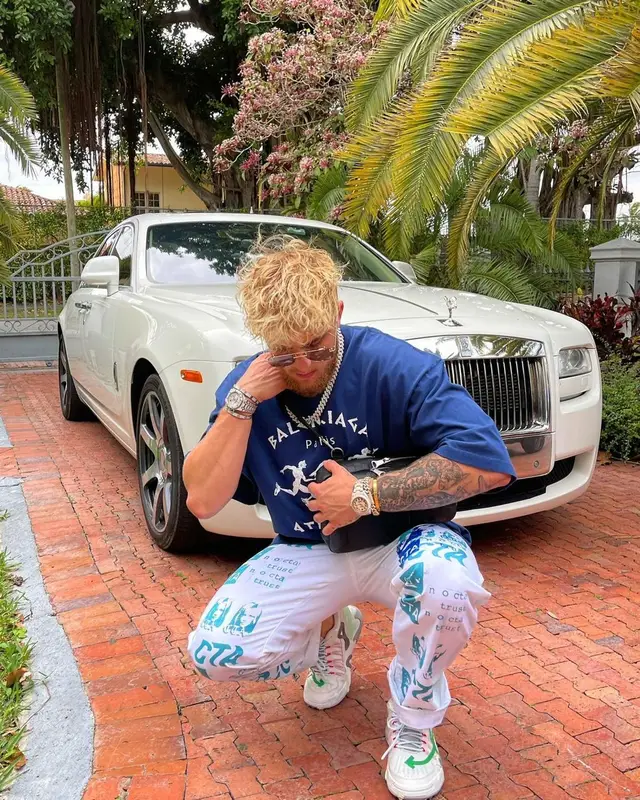 Jake Paul outfit in Balenciaga, Off-White, and Louis Vuitton, 2021