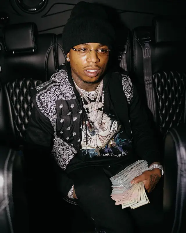 Jacquees outfit in Ricchezza Forever and Jordan, 2021