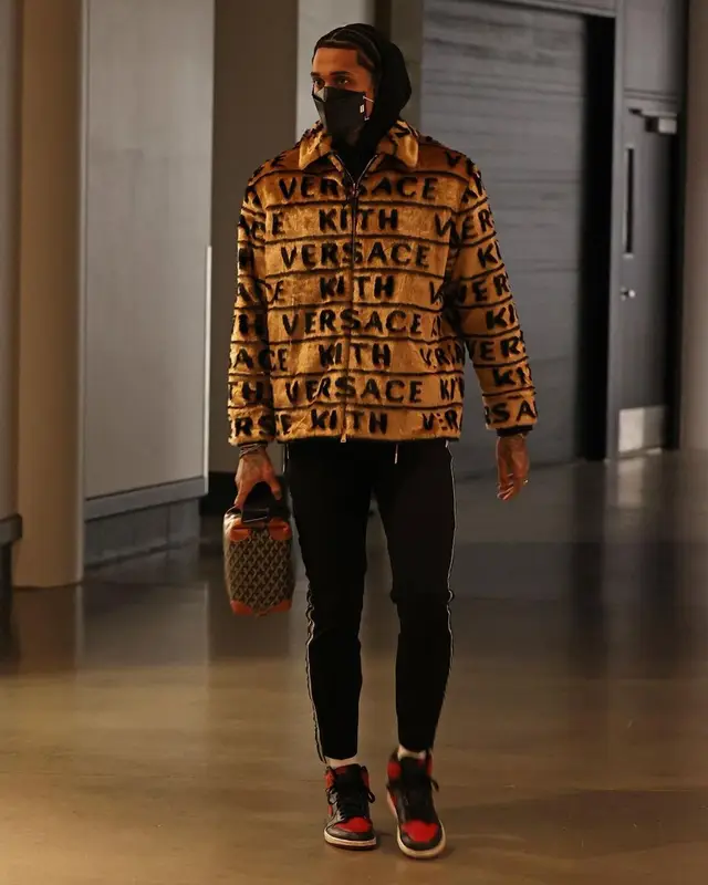 Jordan Clarkson outfit in Versace, Goyard, and Kith, 2021