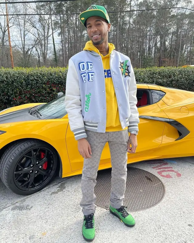 Key Glock outfit in Off-White, Louis Vuitton, and Mitchell & Ness, 2021