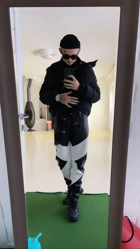 Morgenshtern outfit in Off-White, Gucci, and Dolce & Gabbana, 2021