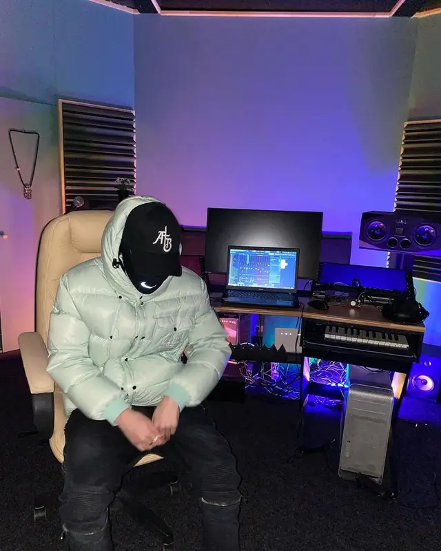 Obladaet outfit in Nike, Obladaet Merch, and Matthew Williams, 2021
