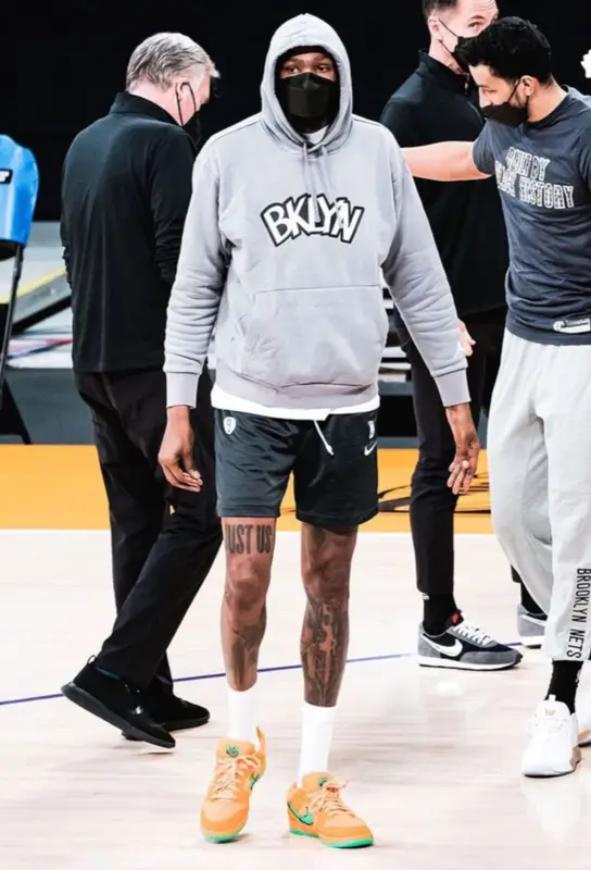 Kevin Durant outfit in NBA, Nike, and Grateful Dead, 2021