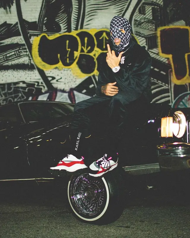 NLE Choppa outfit in Karl Kani and Dior, 2021