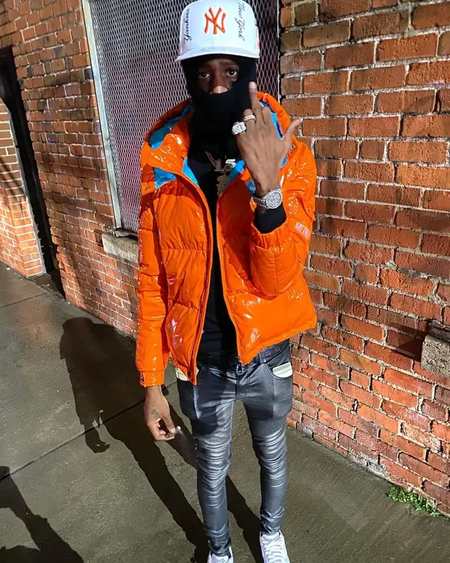 Yung Mal outfit in Filthy Wealth, Gucci, and New Era, 2021