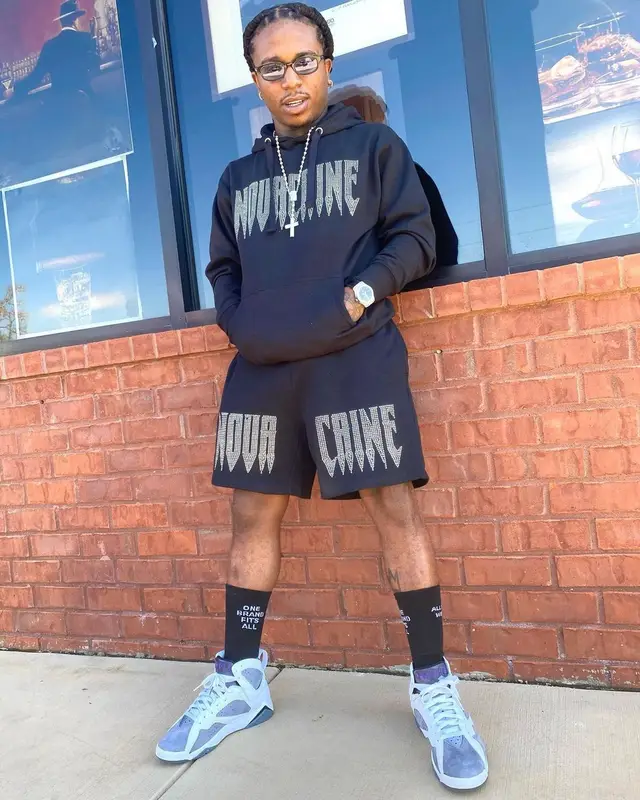 Jacquees outfit in Novacaine and Jordan, 2021