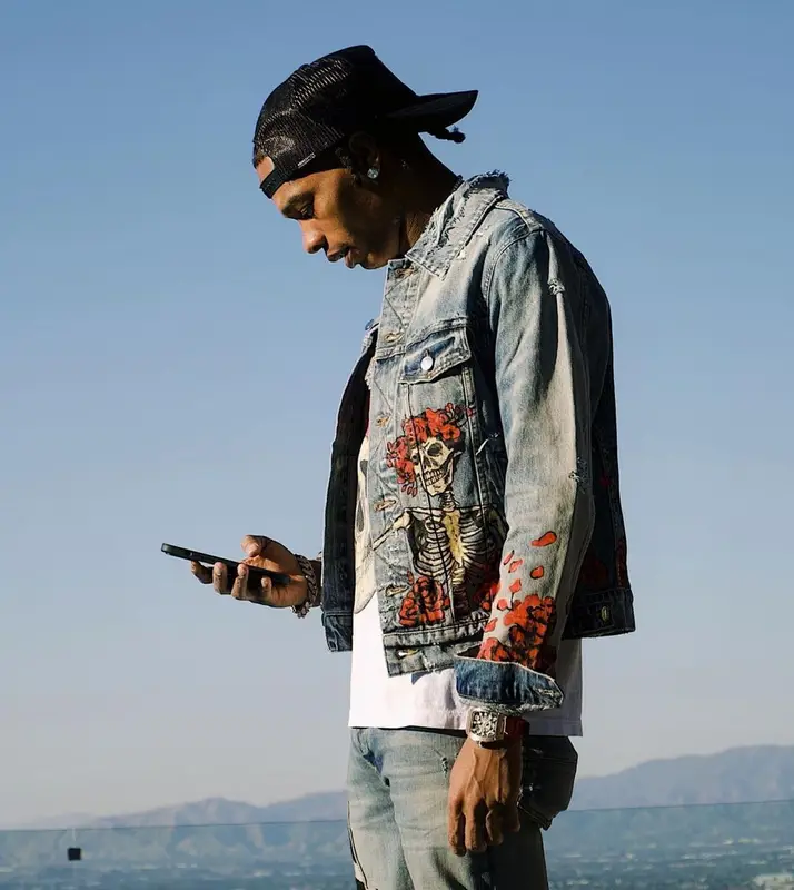 Lil Baby outfit in Amiri, Dior, and Grateful Dead, 2021