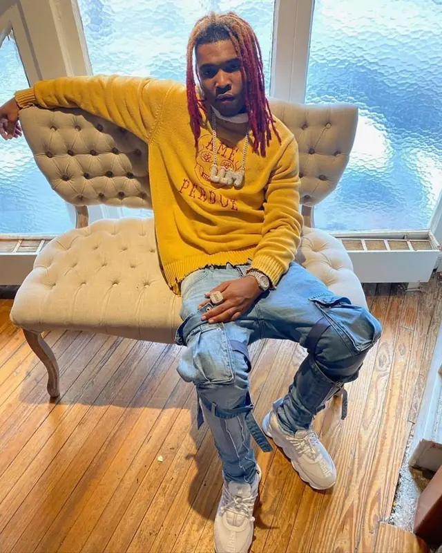 Lil Keed outfit in Lover Boy New York, Valabasas, and Versace, 2021