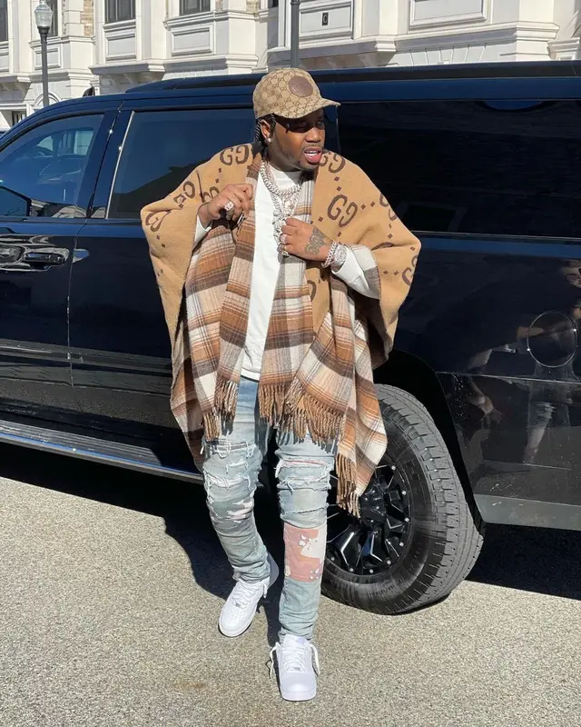 Fivio Foreign outfit in Nike and Gucci, 2021