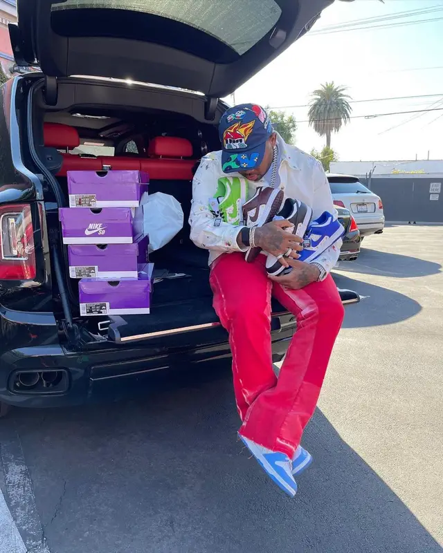 Mustard outfit in Dior, Supreme, and Louis Vuitton, 2021