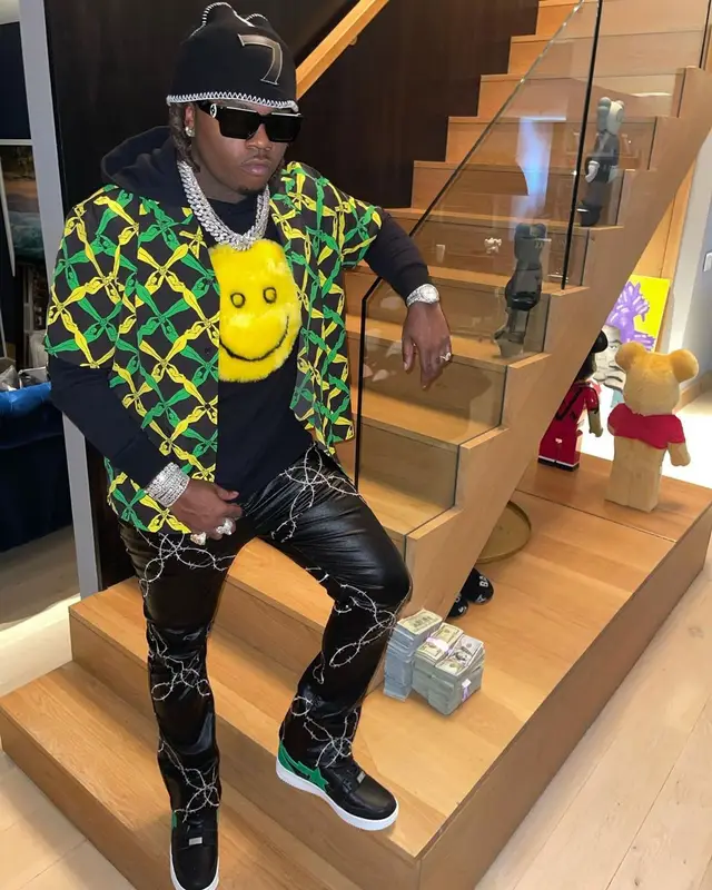 Gunna outfit in Bottega Veneta, Louis Vuitton, and 730 Los Angeles, 2021