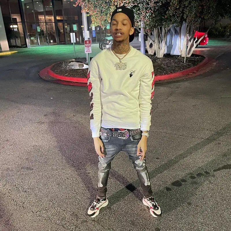Stunna 4 Vegas outfit in Off-White, Dior, and B.B. Simon, 2021