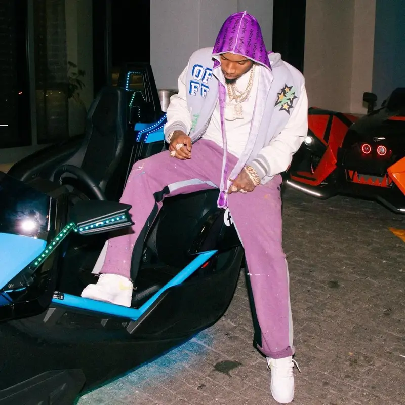 Tory Lanez outfit in Off-White, Gallery Dept., and Nike, 2021
