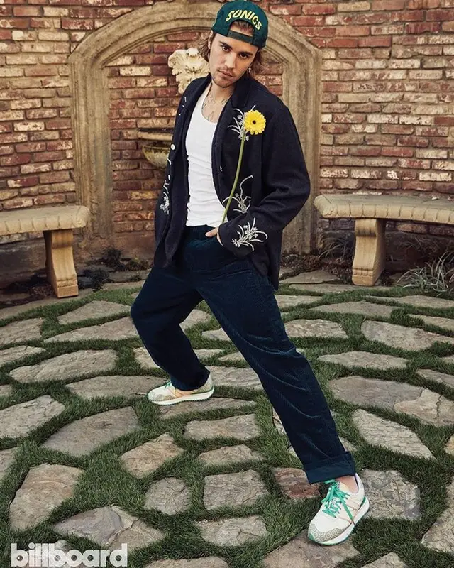 Justin Bieber outfit in Bode, Carhartt, and New Balance, 2021