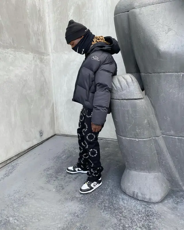 Offset outfit in Vlone, Supreme, and Nike, 2021