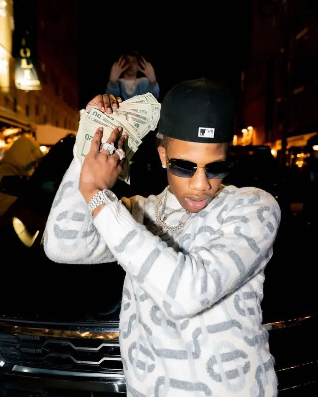 Smooky MarGielaa outfit in Casablanca, Cartier, and New Era, 2021