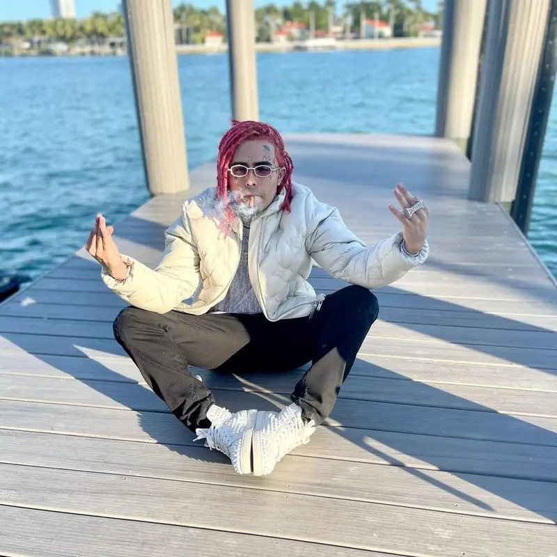 Lil Pump outfit in Louis Vuitton, Dior, and Cartier, 2021