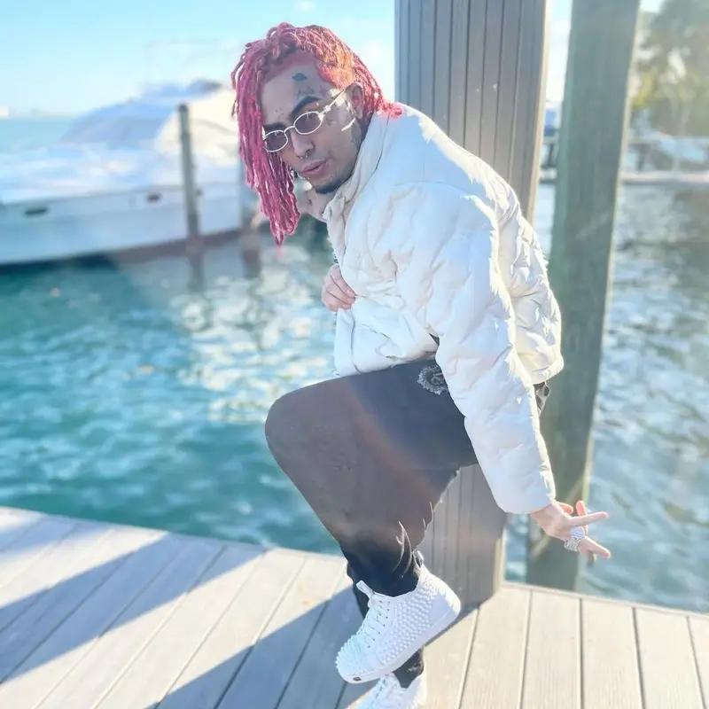 Lil Pump outfit in Louis Vuitton, Dior, and Cartier, 2021