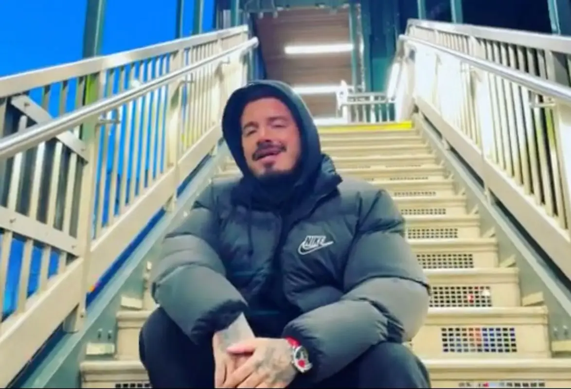 J Balvin outfit in Supreme and Nike, 2021