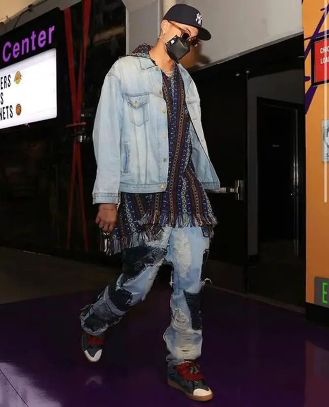 Kyle Kuzma outfit in Who Decides War, New Era, and Henry Mask, 2021