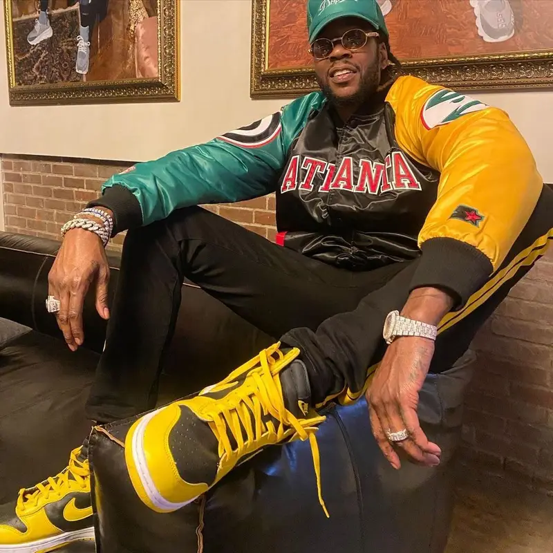 2 Chainz outfit in Atlanta Hawks, Cartier, and Dopeboy, 2021