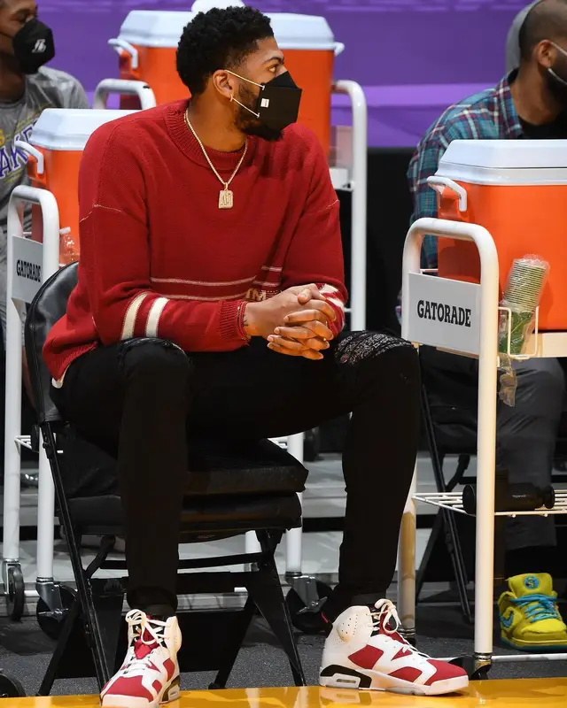 Anthony Davis outfit in Off-White, Amiri, and Henry Mask, 2021