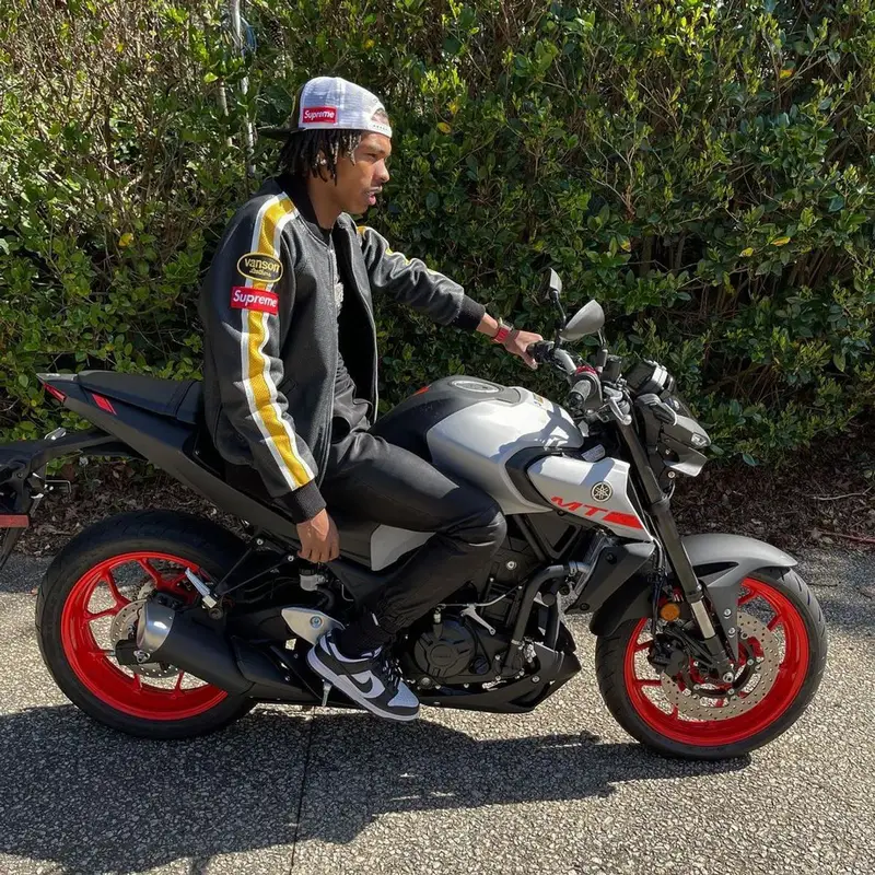 Lil Baby outfit in Amiri, Supreme, and Nike, 2021