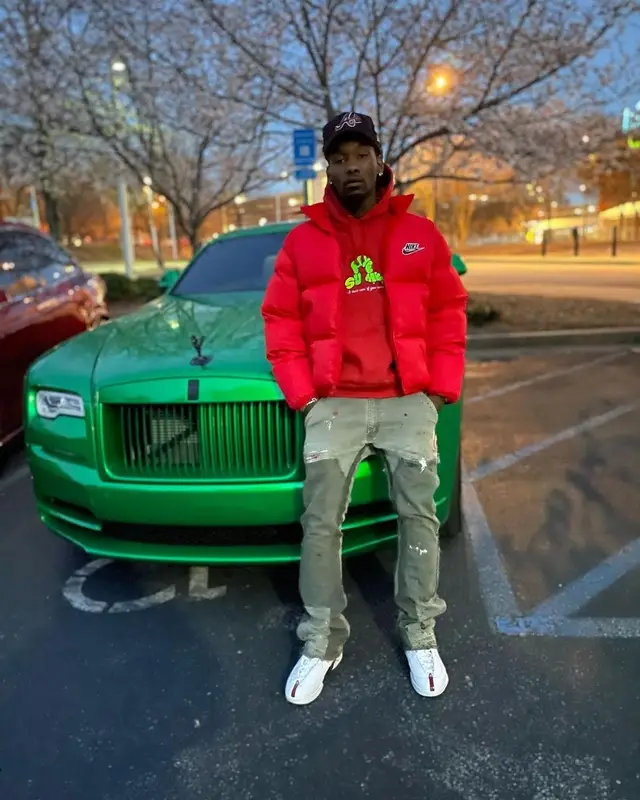 Offset outfit in Supreme, New Era, and Offset Merch, 2021