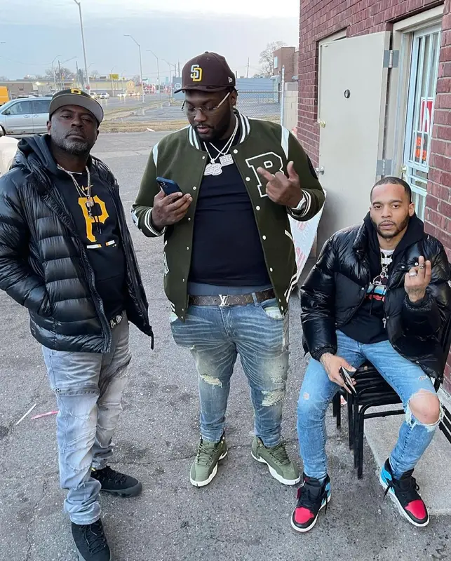 Peezy outfit in Louis Vuitton, Cartier, and New Era, 2021