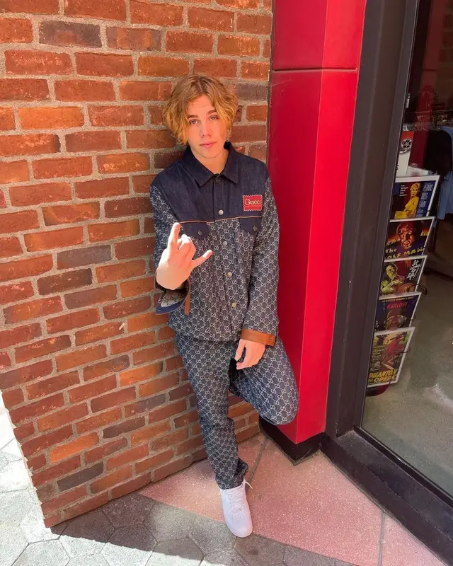 The Kid Laroi outfit in Gucci and Nike, 2021