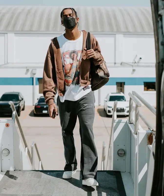 Shai outfit in Slamgoods, Louis Vuitton, and Virgil Abloh, 2021