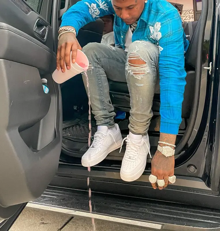 Moneybagg Yo outfit in Amiri, Nike, and Louis Vuitton, 2021