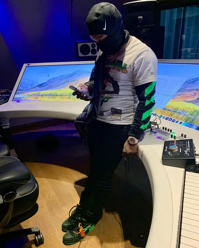 42 Dugg outfit in Moncler, Off-White, and Nike, 2021