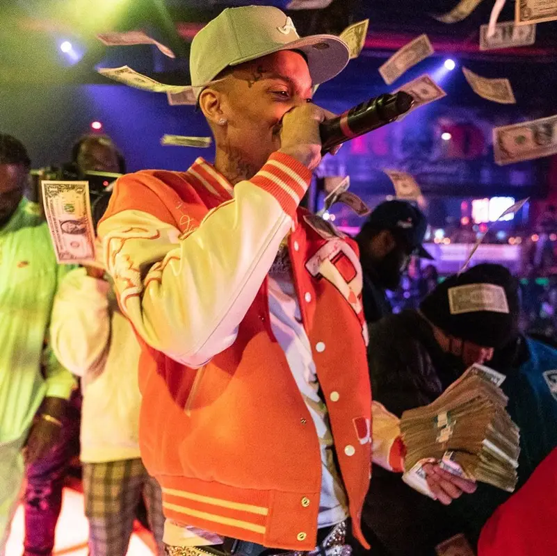 Stunna 4 Vegas outfit in Pimperelli, B.B. Simon, and New Era, 2021