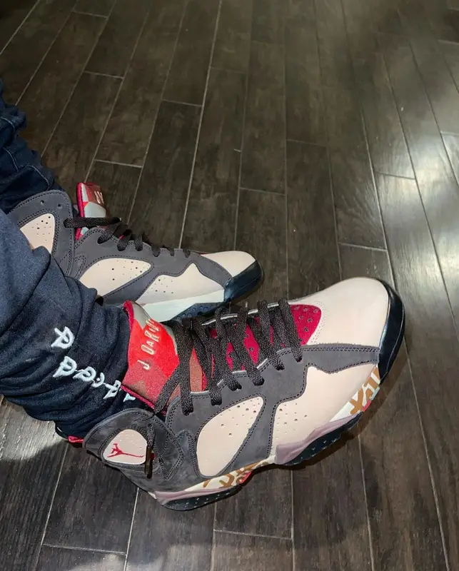 Toosii outfit in Jordan and New Era, 2021