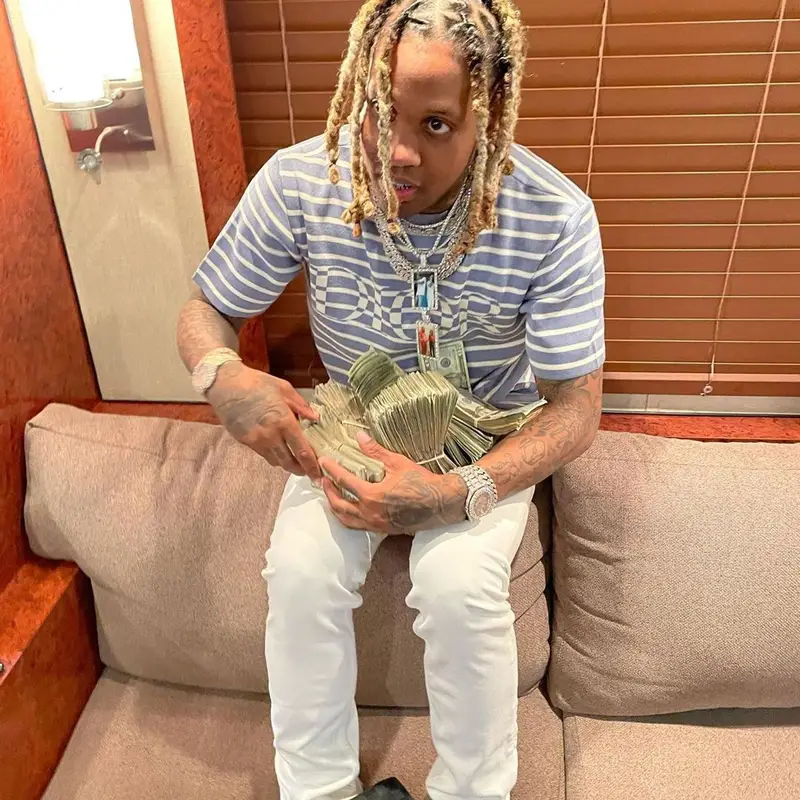 Lil Durk outfit in Dior, Nike, and Louis Vuitton, 2021
