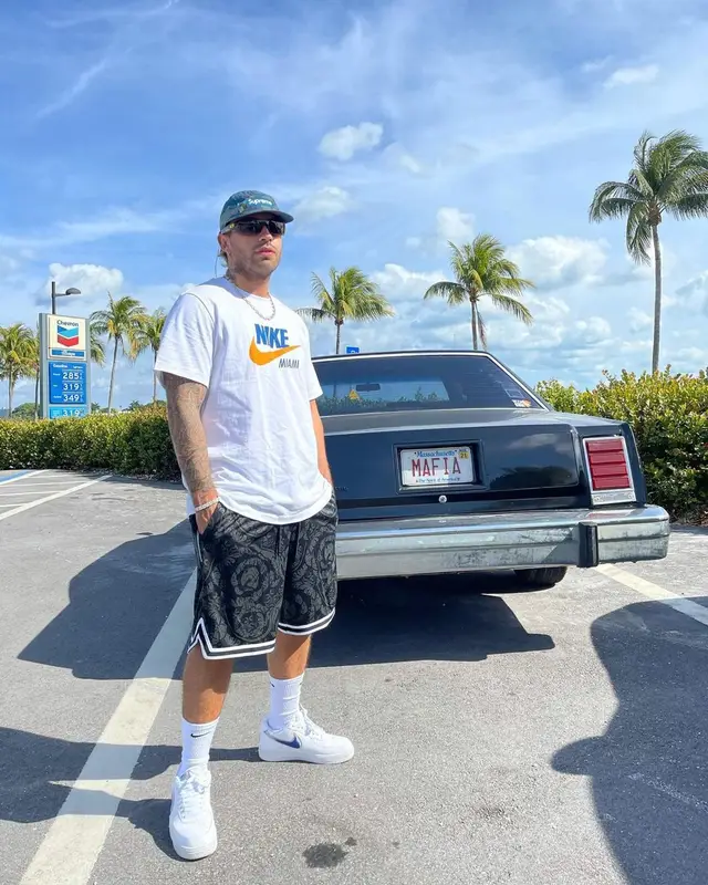 Feid outfit in Supreme and Nike, 2021