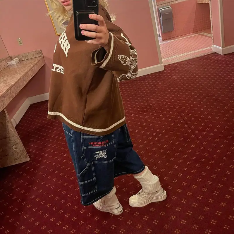 Billie Eilish outfit in Kam Vercetti, Converse, and No Name, 2021